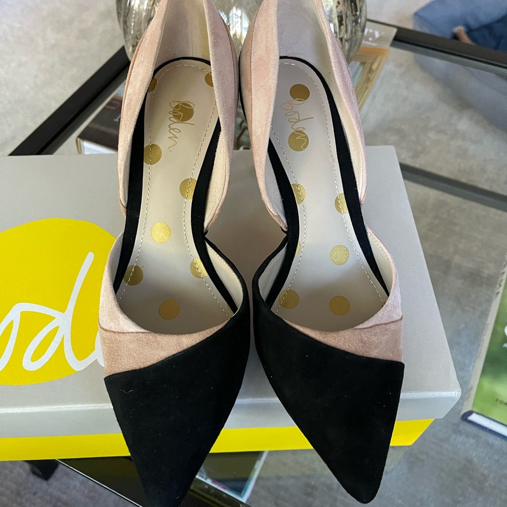 Boden - Suede d’Orsay Pumps - Black, Tan & Blush